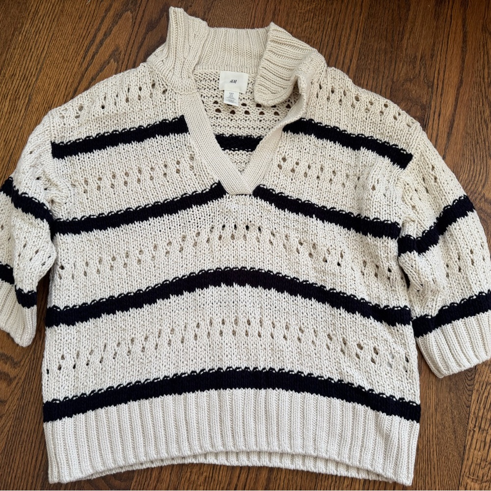H&M Black and Cream V-Neck Sweater